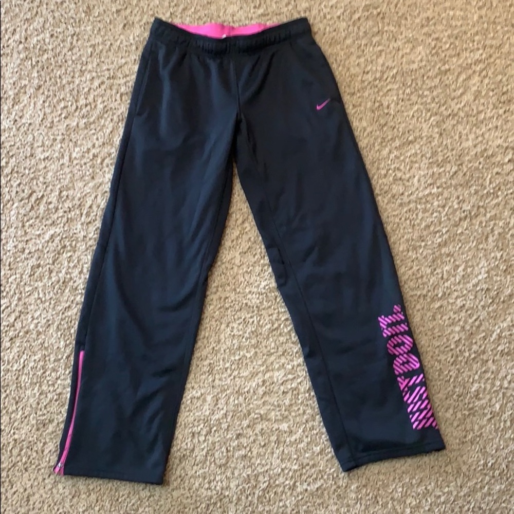 Nike Women’s M sweat pants. Like new!